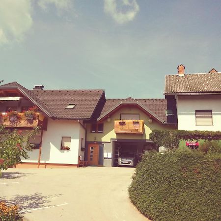 Apartma Smid Lägenhet Škofja Loka Exteriör bild