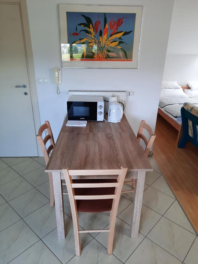 Apartma Smid Lägenhet Škofja Loka Exteriör bild