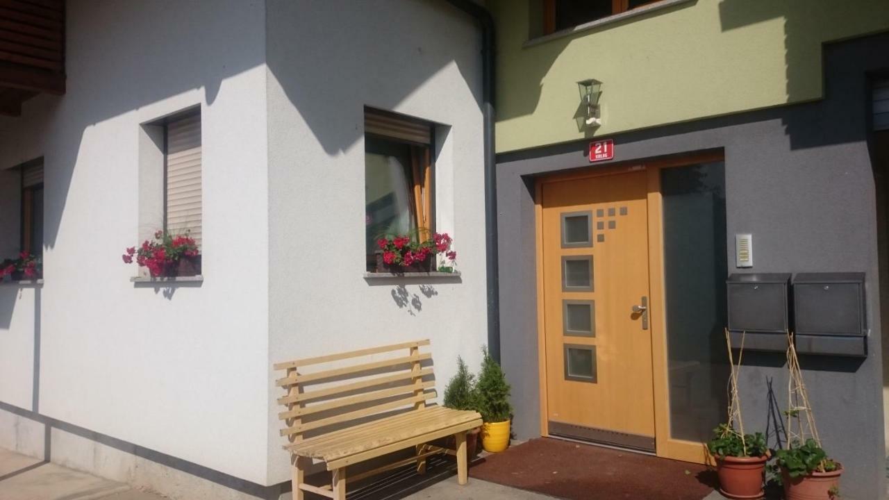 Apartma Smid Lägenhet Škofja Loka Exteriör bild