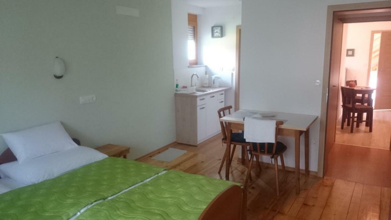 Apartma Smid Lägenhet Škofja Loka Exteriör bild